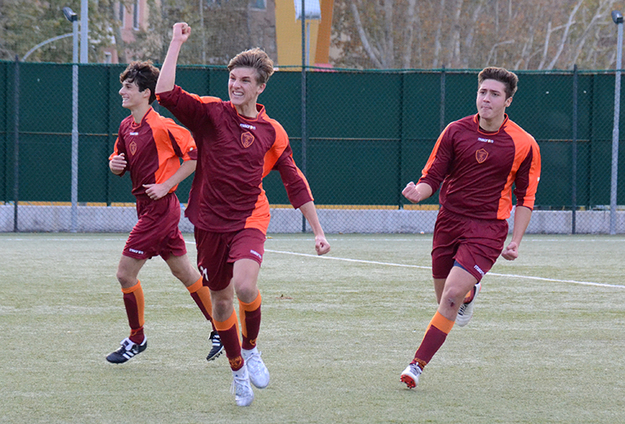 Falanga esulta dopo il vantaggio col Campus Eur . La Romulea vincera 3-2 ©Torrisi