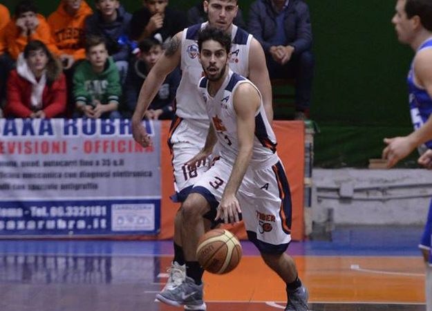 Tiber Basket in azione