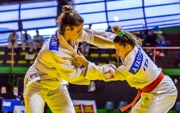 Flavia Favorini (a sinistra)