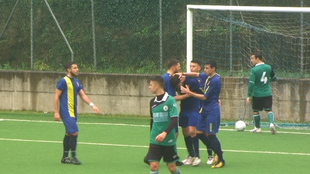 Toncelli dopo il gol ©acdguidonia.it