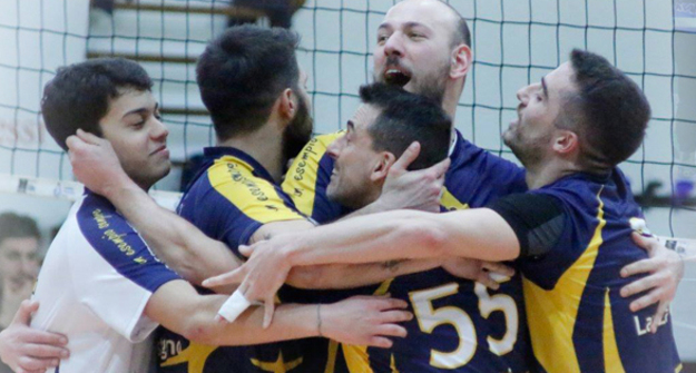 Esulta la Dream Team ©Alonzo