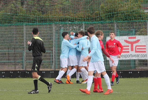 La Lazio esulta per l&apos;ennesima gioia stagionale (foto De Cesaris)