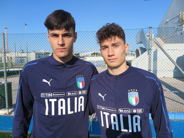 Gianluca Scamacca e Davide Bettella (©Getty Images)