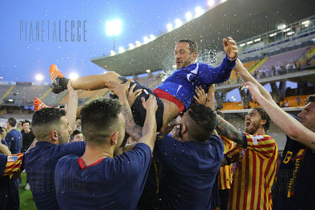 Federico Fabellini e la festa del Lecce (©pianetalecce)