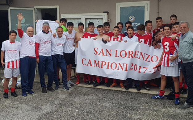 Il San Lorenzo festeggia l&apos;Elite! A destra il dg Pisani ©GazReg