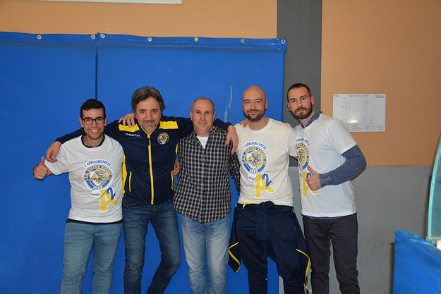 Michele Scatarzi assieme alla dirigenza gialloblù