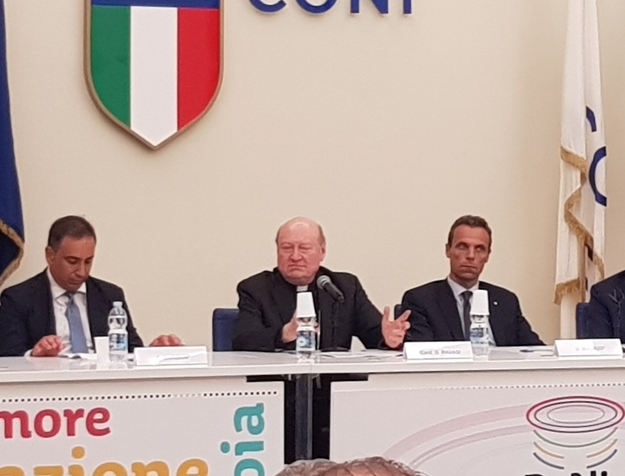 Il Cardinal Ravasi durante il suo discorso alla platea