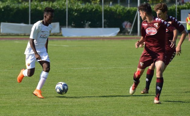 Bamba raddoppiato dai difensori del Torino, ©GazReg