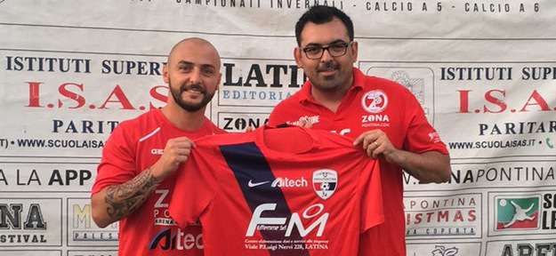 Si presenta Meneghello