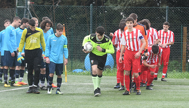 Ingresso in campo di Atletico 2000 - Carso ©Lori