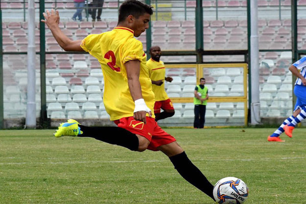 Vincenzo Polito con la maglia del Messina (©Nino La Macchia)