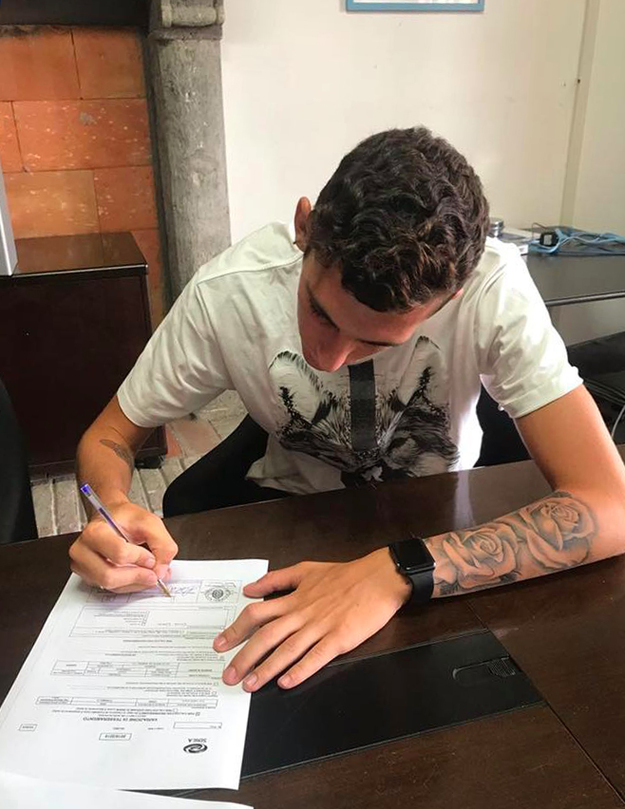 La firma di Bianchi con la Lazio