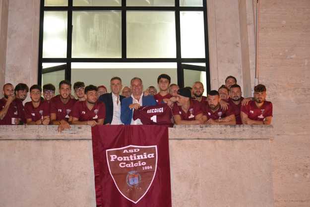 La presentazione della squadra ©PontiniaCalcio