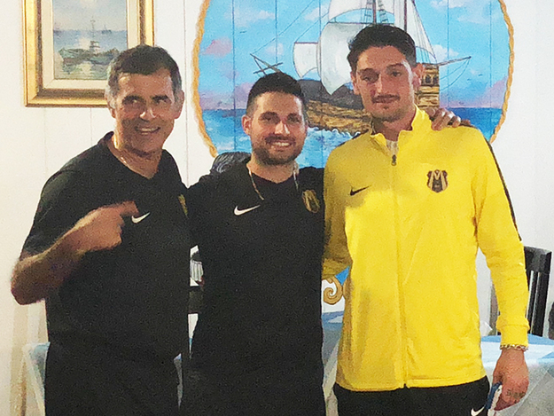 Da sinistra mister Angelini, Presidente Simone Rossi e il capitano Guarneri foto ©GazReg