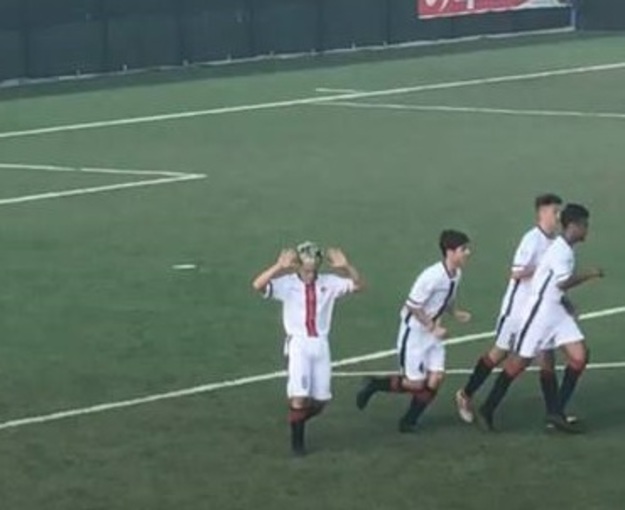 Pingitore non esulta dopo il gol dell&apos;1-0