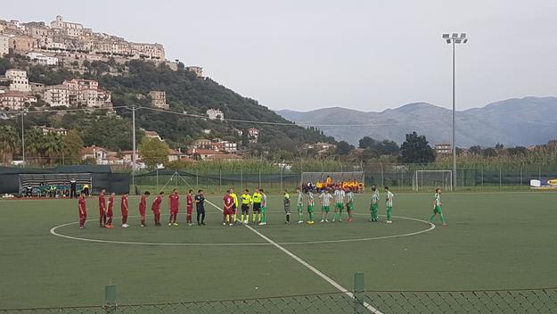 Calcio d&apos;inizio Monte S. Biagio - Ferentino (foto GazReg)