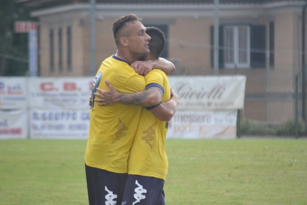 Renan Pippi in gol contro il Sorrento