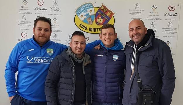 Emanuele Pirolozzi (secondo a partire da dx) (foto di ufficio stampa Suio)