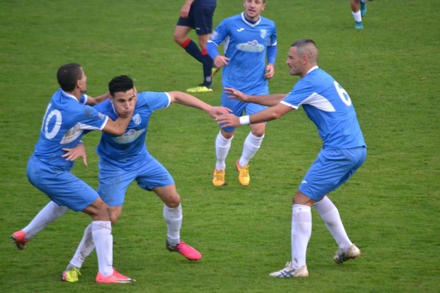 L&apos;esultanza di Pace dopo il gol del vantaggio