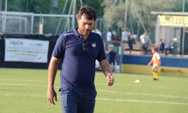Il tecnico dell’Urbe Santoni (foto Torrisi)