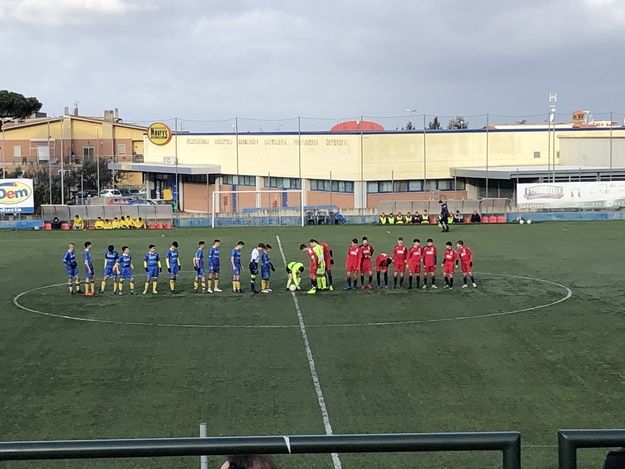 Città di Ciampino e Accademia Frosinone all&apos;ingresso in campo