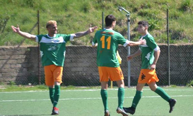 Esulta Lillo ©ASD Vicovaro calcio