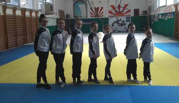 Alcune ragazze della ritmica di Frascati