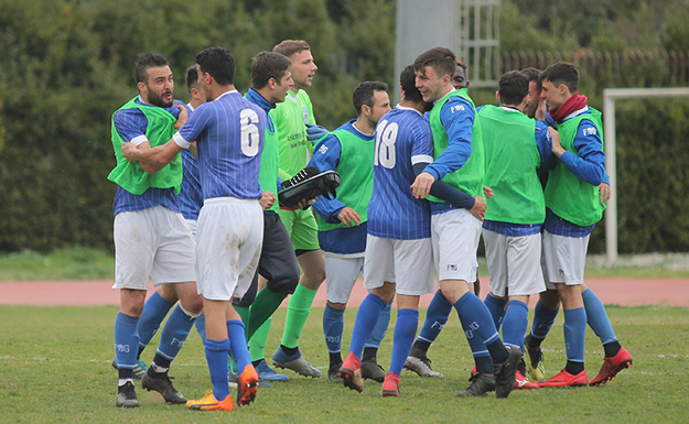 Valle, sempre a -2 ©Del Gobbo