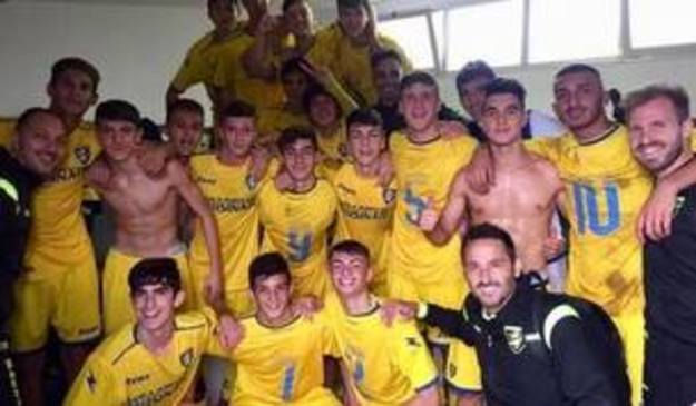 Esulta il Frosinone