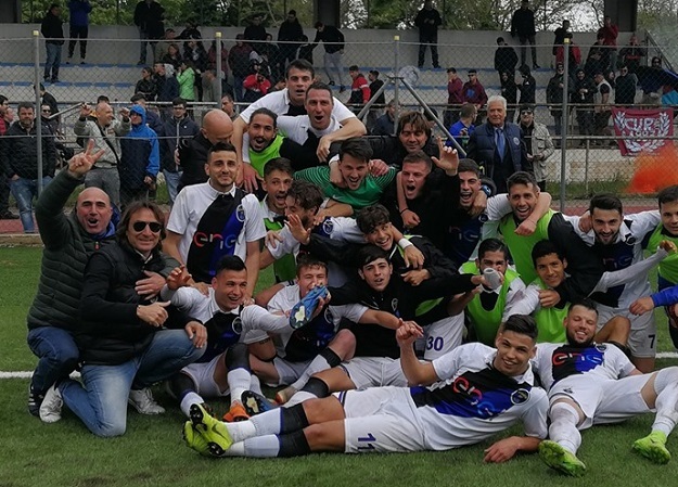 La gioia dei nerazzurri al triplice fischio (©Civitavecchia)