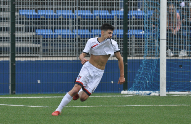 Savarino, sui l&apos;1-0 ©De Luca