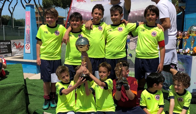 La Totti Soccer School alza il trofeo a fine partita