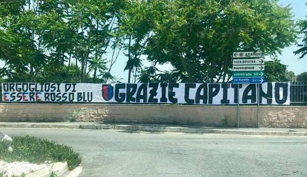 Il saluto degli &quot;Indesiderati&quot; di Aranova a capitan Mancini
